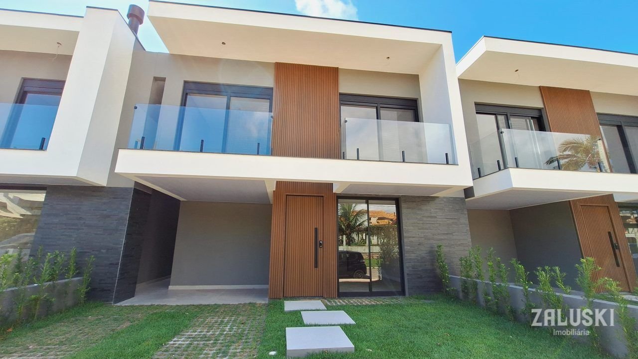 Casa de alto padrão à venda em Garopaba