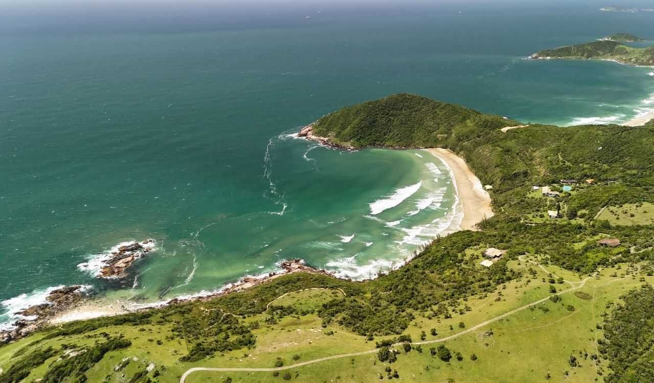 Investir em Imóveis no Litoral Catarinense: Garopaba